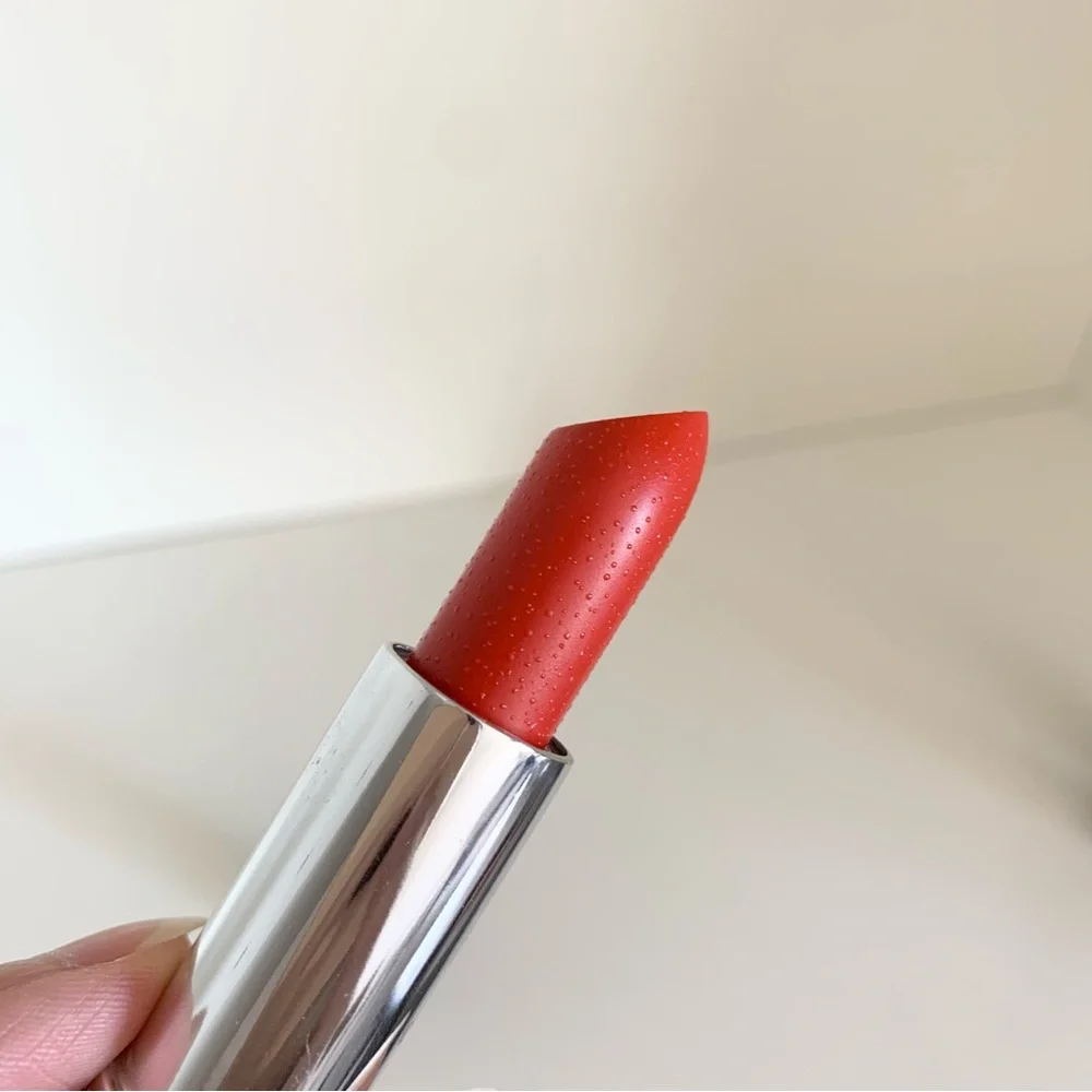 NWOT Elizabeth Arden red moisturizing lipstick